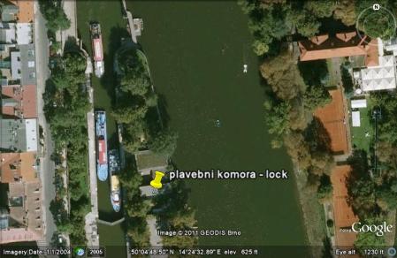 kayak Prague vltava fitness paddling kayakfari satellite river Charles Bridge lock chamber